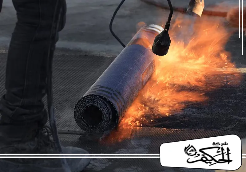 شركة عزل الاسطح حراري في راس الخيمة 0547842313 شركة الحكيم شركة عزل اسطح في راس الخيمة تتبع تقنية تطبيق الحرارة على لفافة العزل المائي لضمان عدم تسرب المياه.