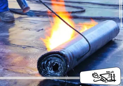 عزل اسطح حراري في ابو ظبي تطبيق الحرارة لتثبيت لفافة العزل على السطح وحمايته من تسرب المياه.